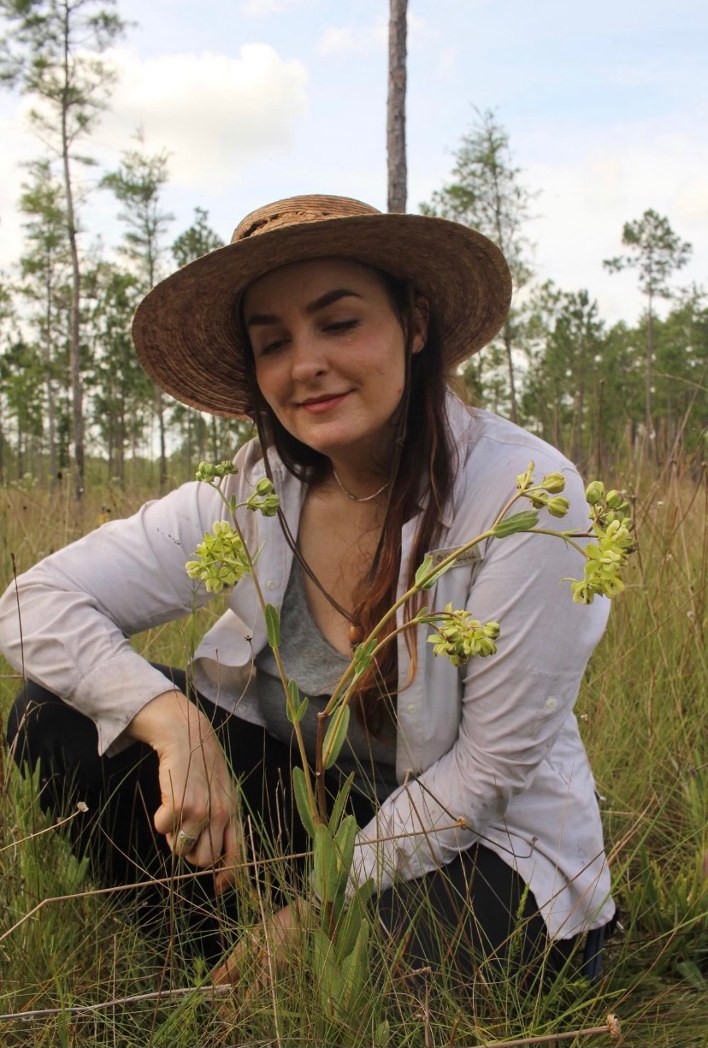 Lilly Anderson-Messec with Largeflower milkweed (Asclepias connivens)